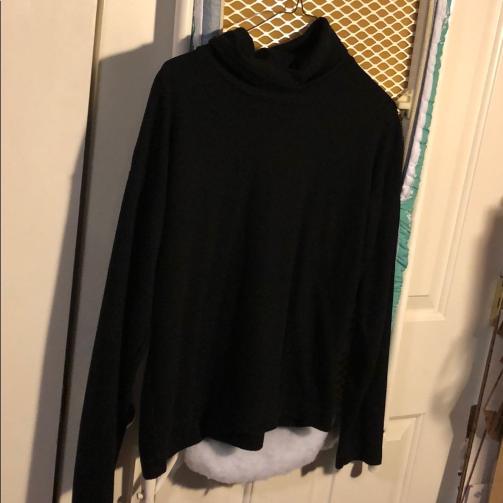 Used black sweater by uniq lo size S